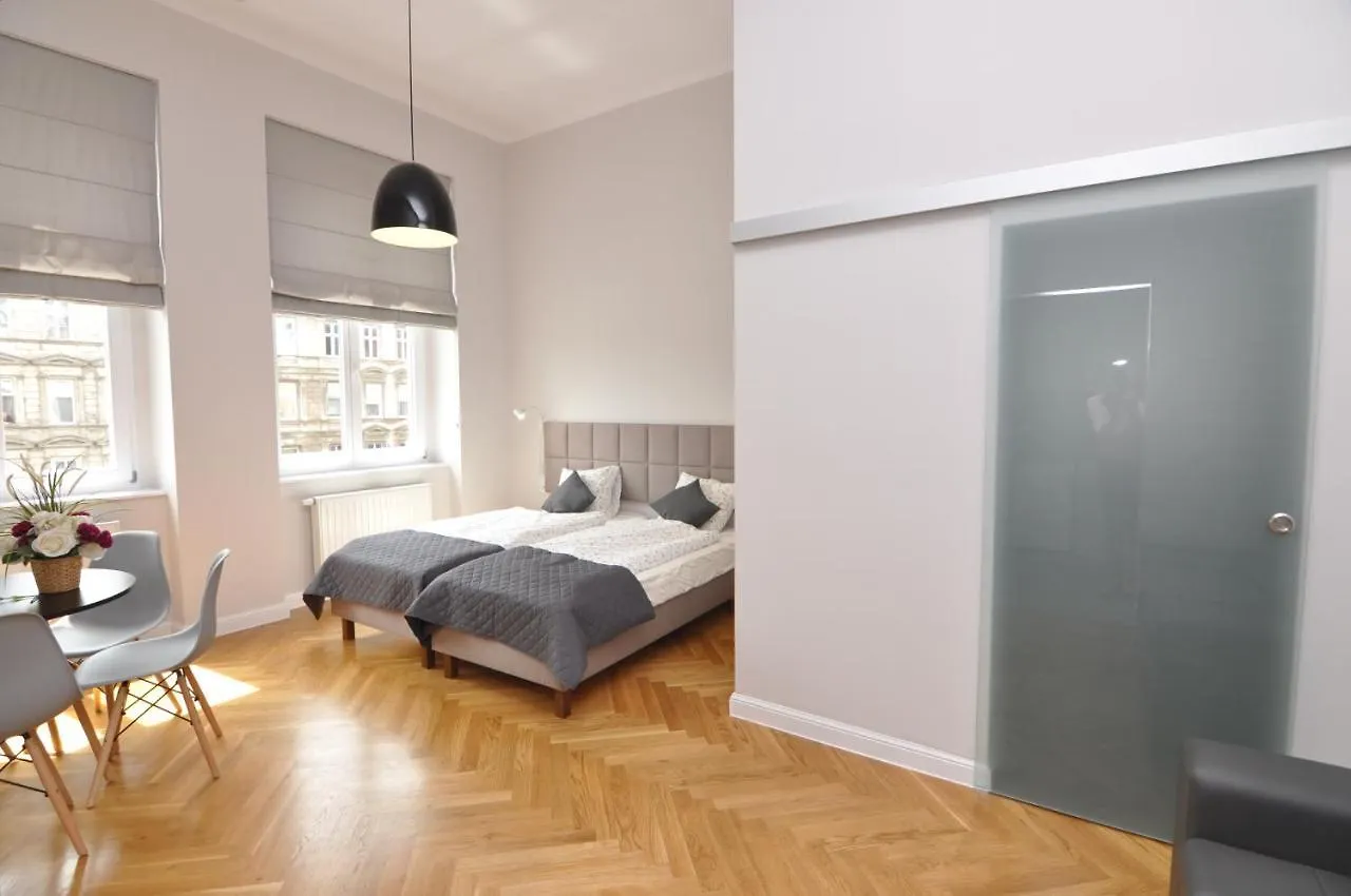 Wroclaw City Apartments 0*,